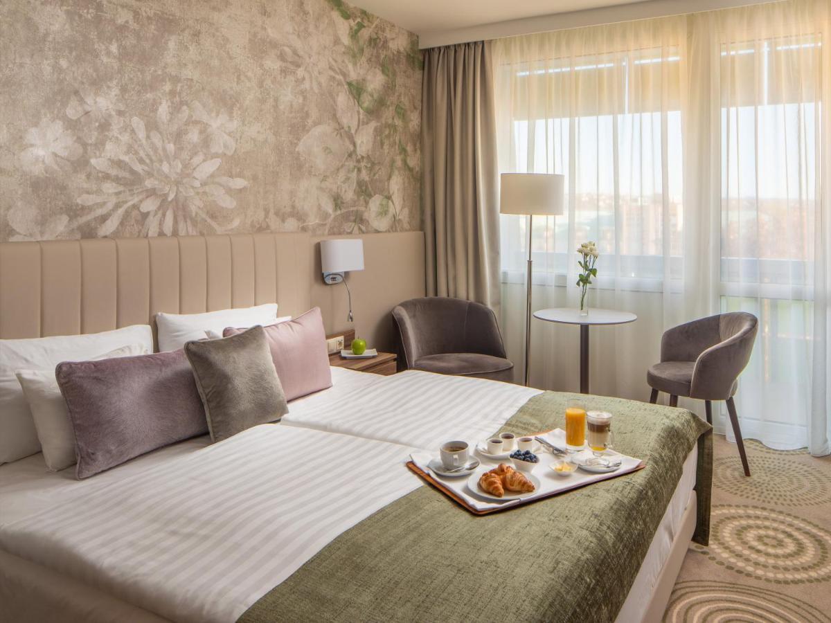Hotel Carbona Hévíz egyedi ágyneműhuzat, matracvédő, szállodai lepedő, hotel törölköző