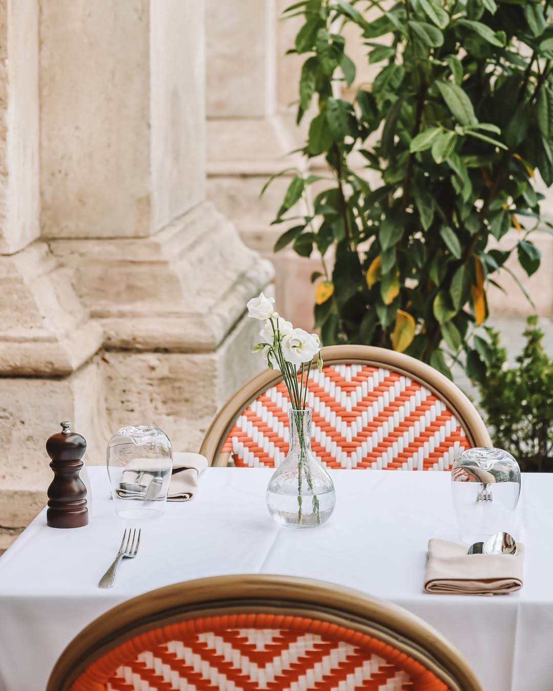 IDA Bistro, Budapest Ida Bistro - damaszt asztalterítő, éttermi abroszok, logózott szalvéta, kötény, ruhaszalvéta