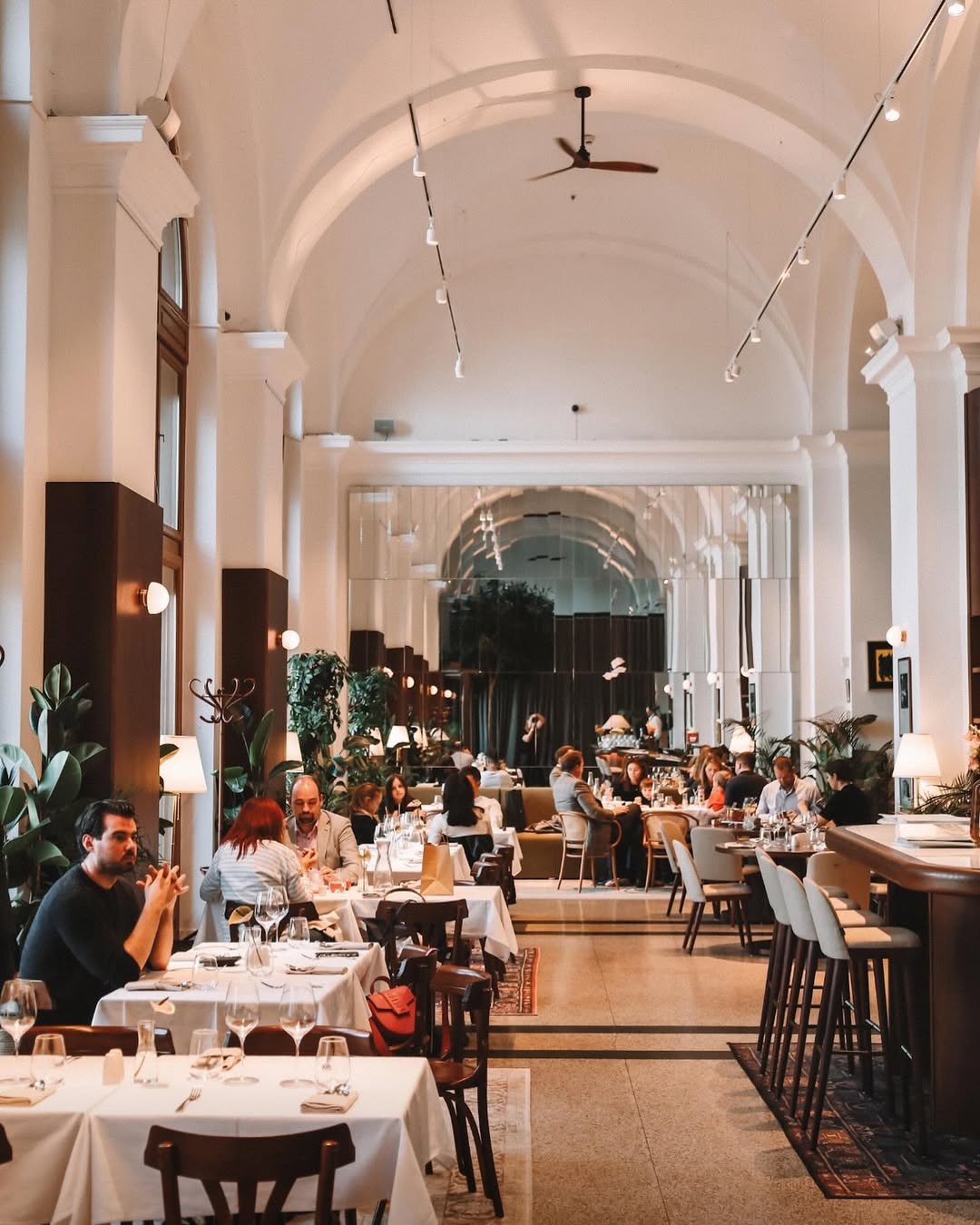 IDA Bistro, Budapest Ida Bistro - damaszt asztalterítő, éttermi abroszok, logózott szalvéta, kötény, ruhaszalvéta